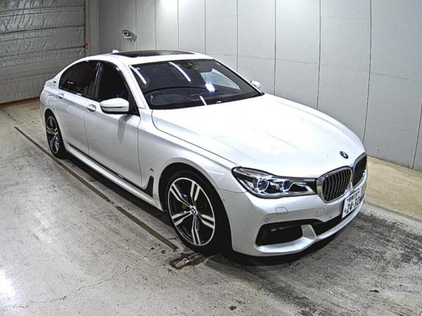 BMW 7 Series 740eアイパフォーマンス M