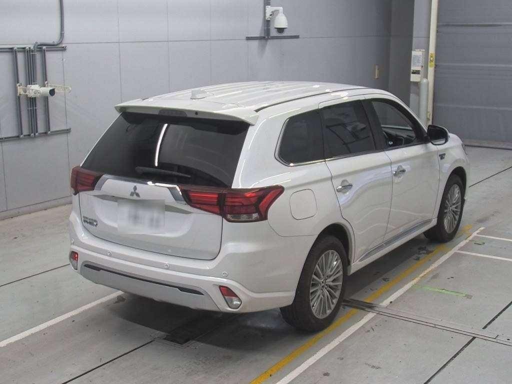Mitsubishi ｱｳﾄﾗﾝﾀﾞｰPHEV G Plus Package 4WD