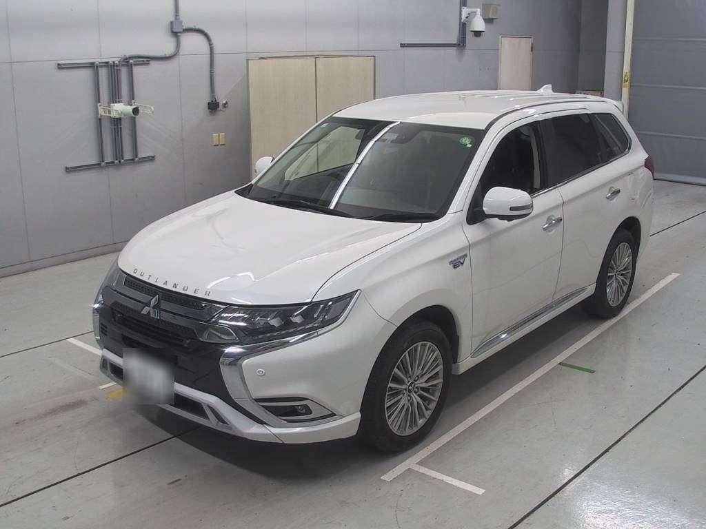 Mitsubishi ｱｳﾄﾗﾝﾀﾞｰPHEV G Plus Package 4WD