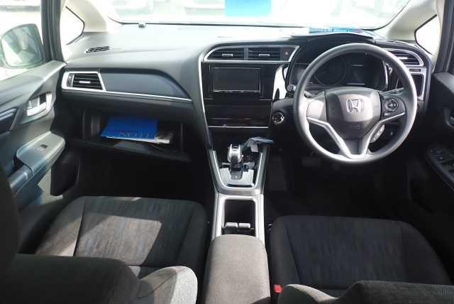 Honda Shuttle HYBRID HONDA SENSING