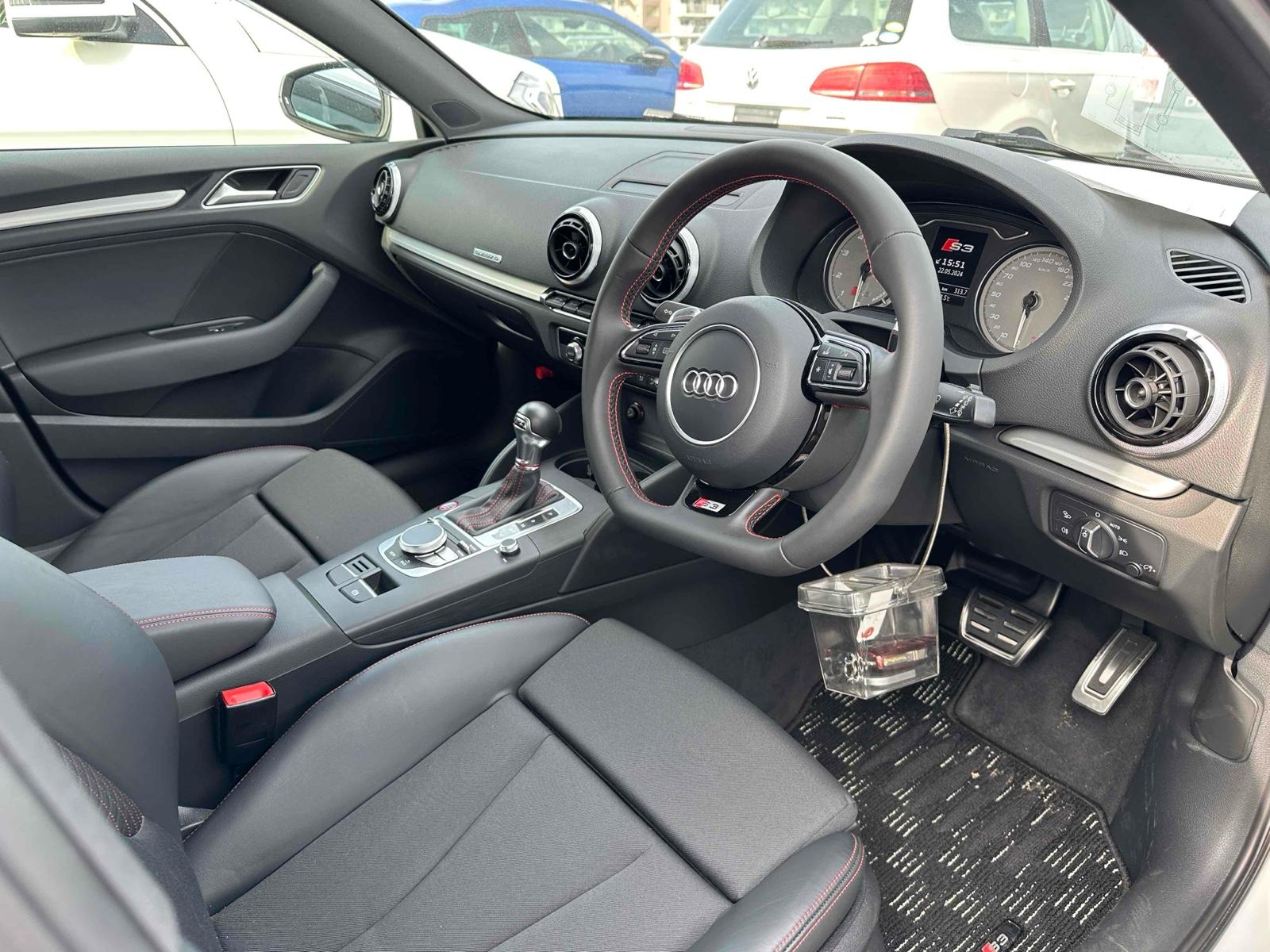 Audi S3 4WD SPORTS BACK