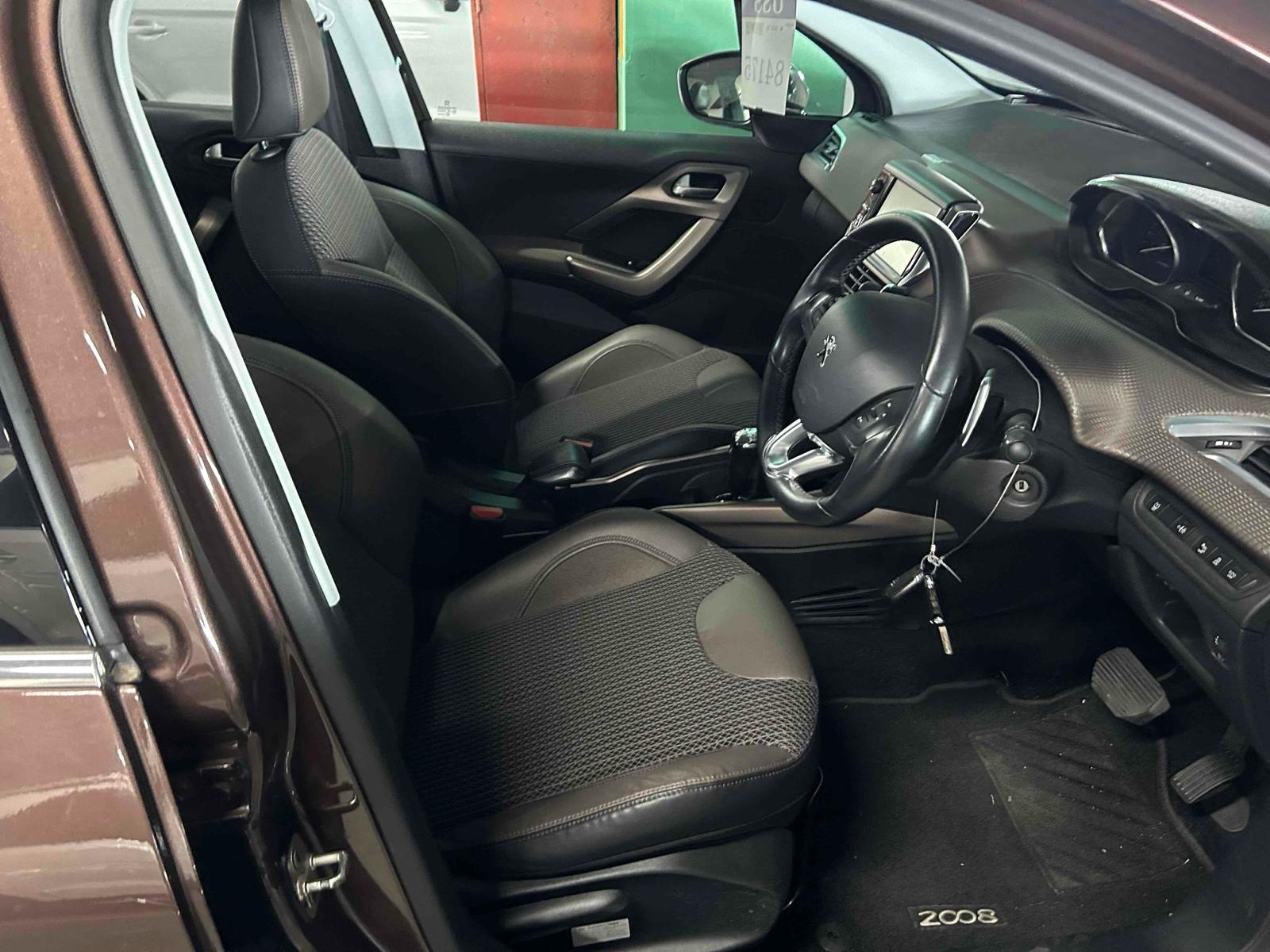 Peugeot 2008 PREMIUM