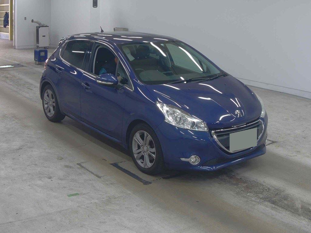 Peugeot 208 5d PREMIUM