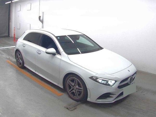 Mercedes-Benz A-class A200D AMG LINE