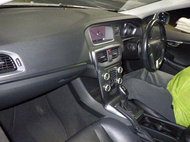 Volvo V40 D4