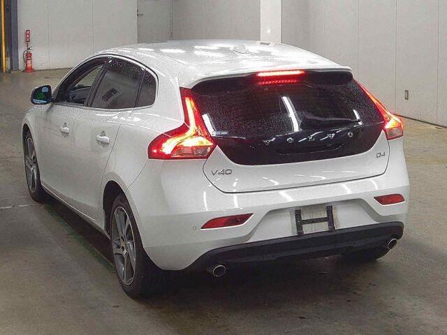 Volvo V40 D4
