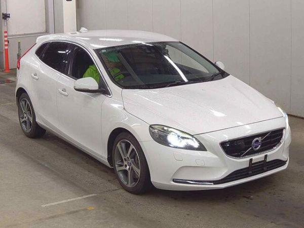Volvo V40 D4