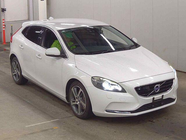 Volvo V40 D4