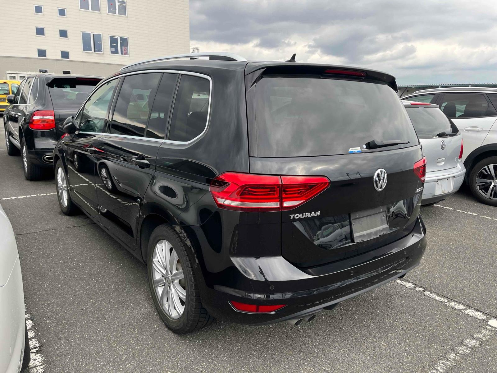 Volkswagen GOLF TOURAN TDI HIGH LINE