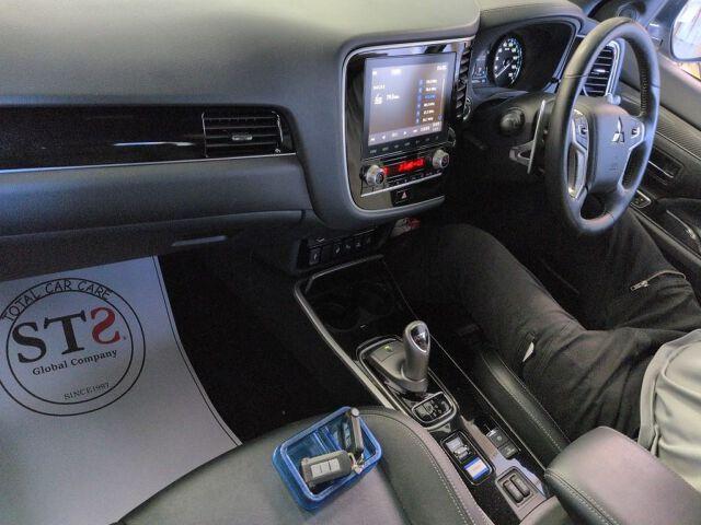Mitsubishi Outlander Phev 4wd G PLUS PACKAGE