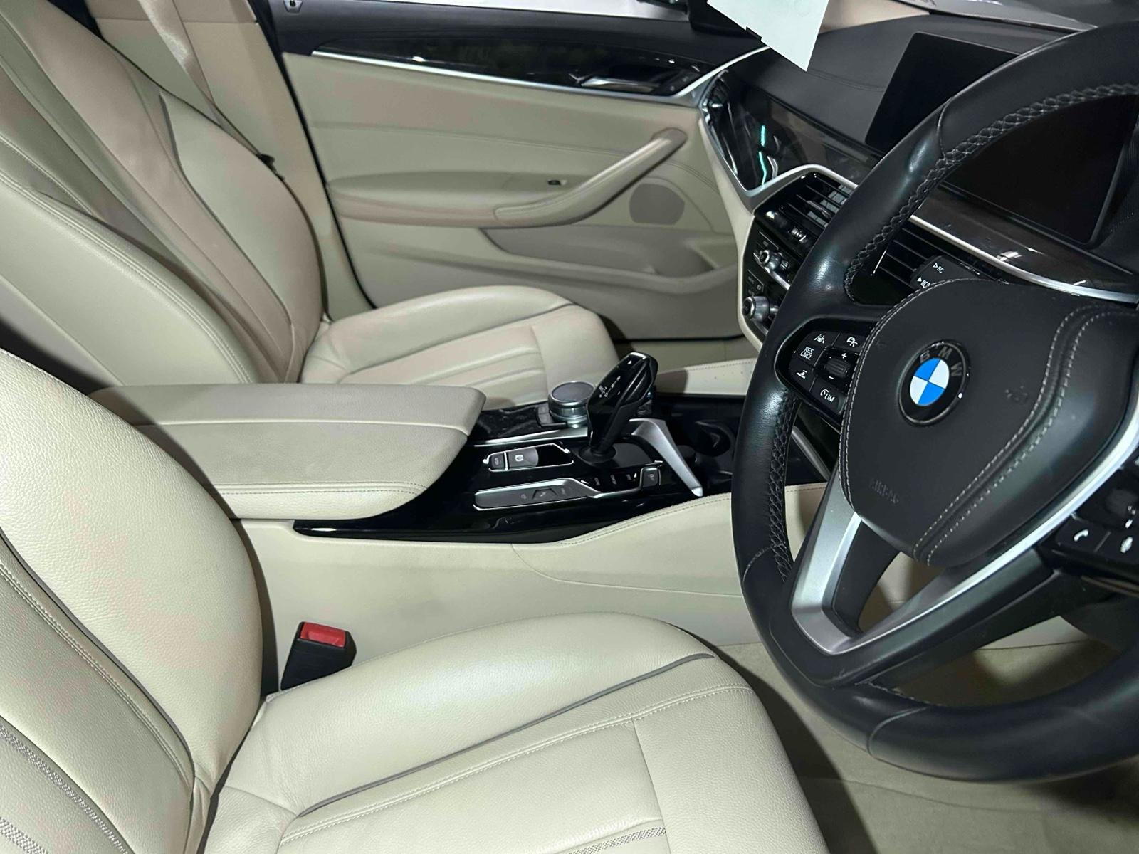 BMW 530E LUXURY IPERFORMANCE