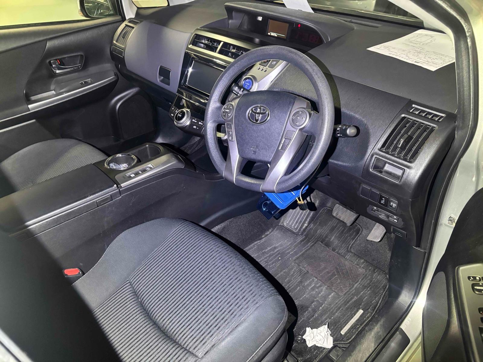 Toyota Prius ALPHA S