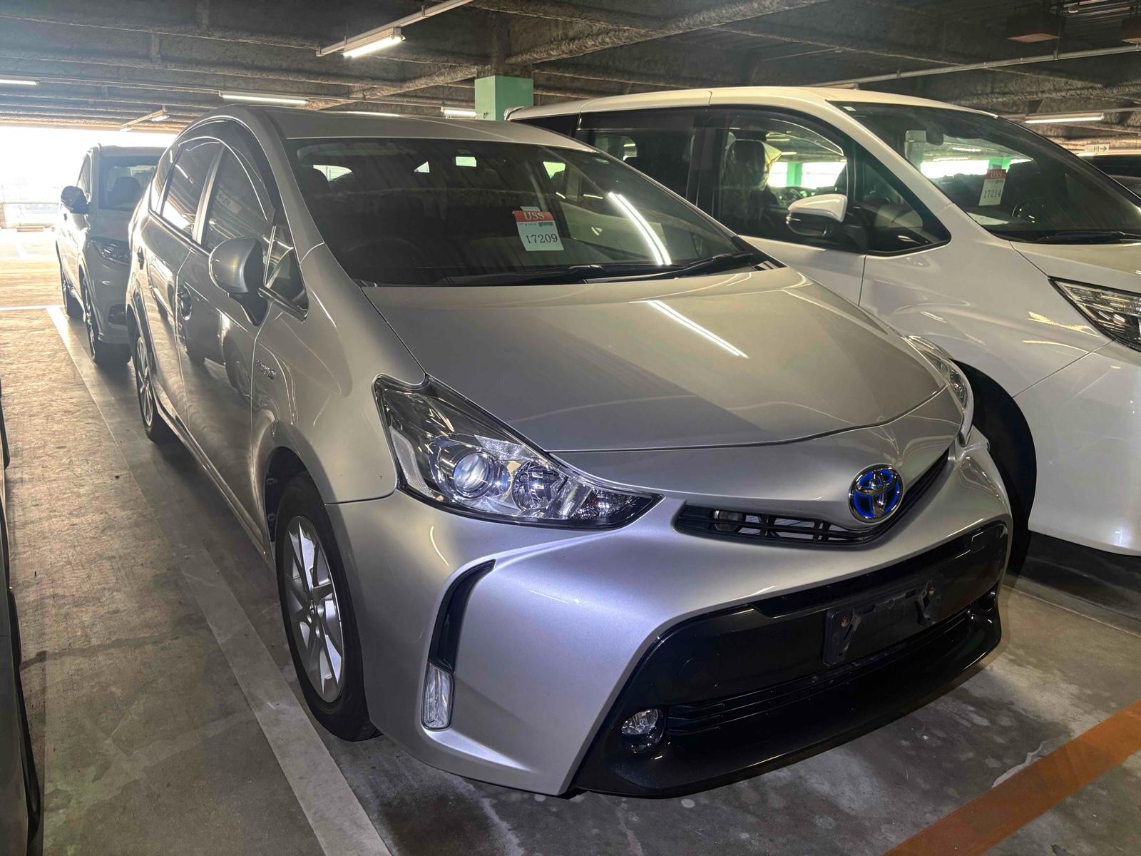 Toyota Prius ALPHA S