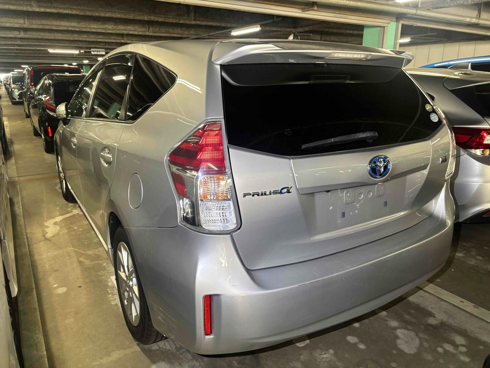 Toyota Prius ALPHA S