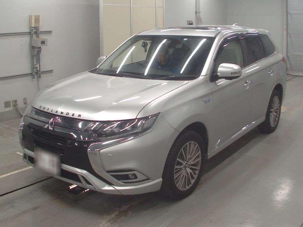 Mitsubishi ｱｳﾄﾗﾝﾀﾞｰPHEV G Plus Package 4WD
