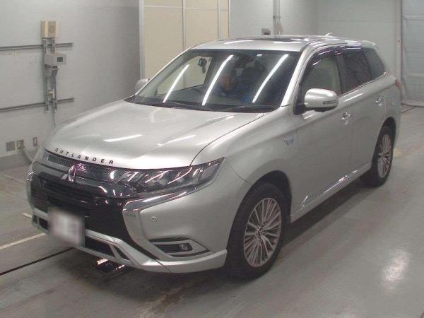 Mitsubishi ｱｳﾄﾗﾝﾀﾞｰPHEV G Plus Package 4WD