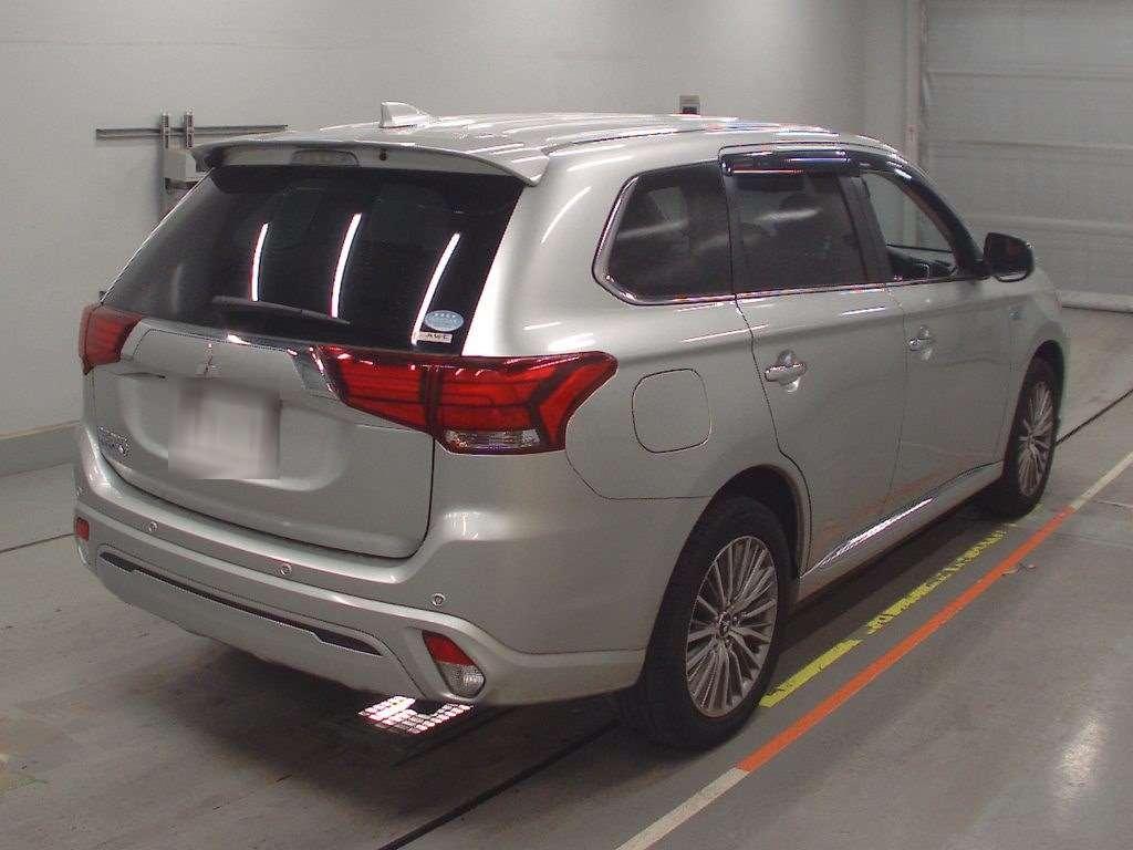 Mitsubishi ｱｳﾄﾗﾝﾀﾞｰPHEV G Plus Package 4WD