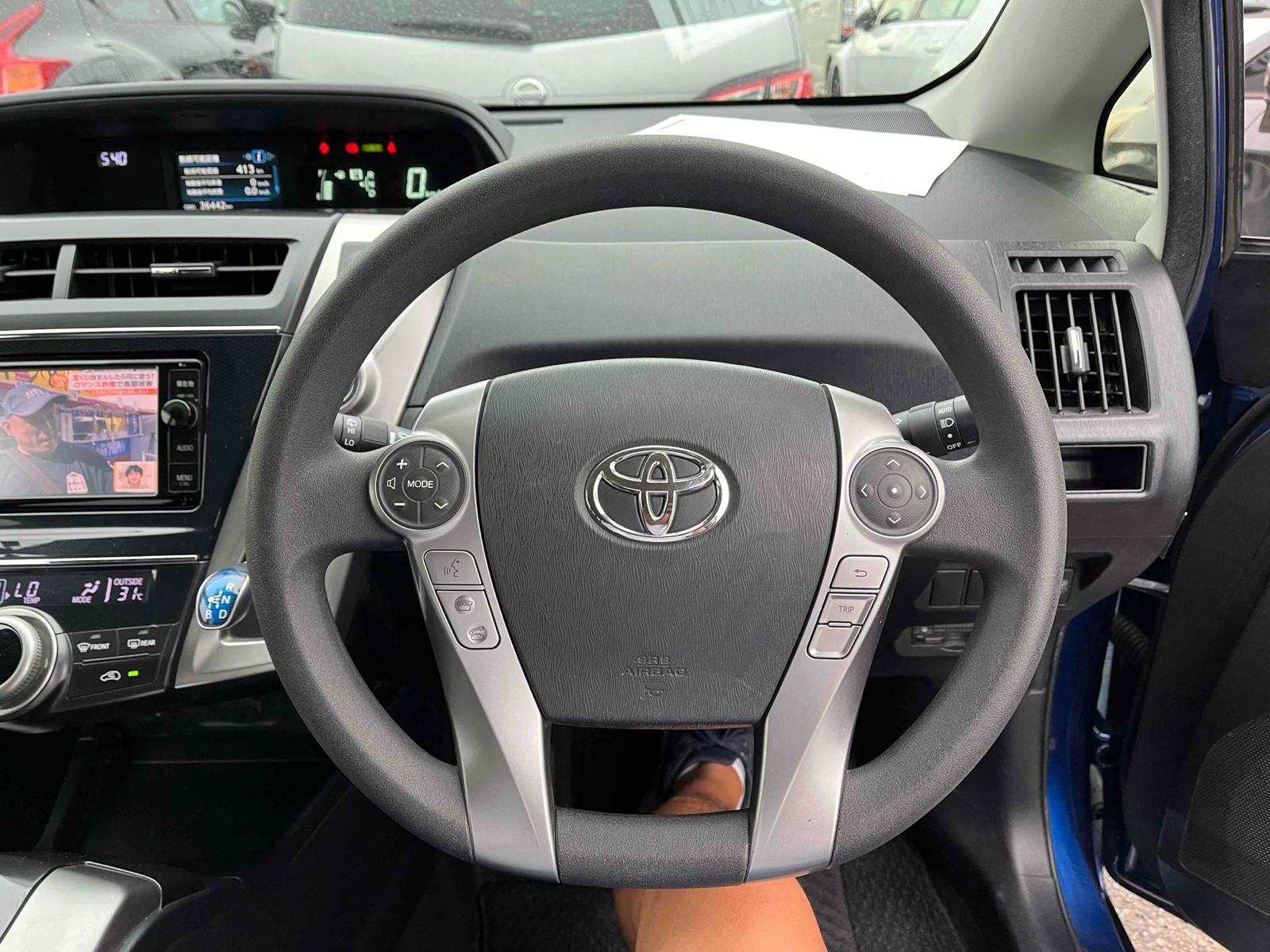 Toyota Prius ALPHA S