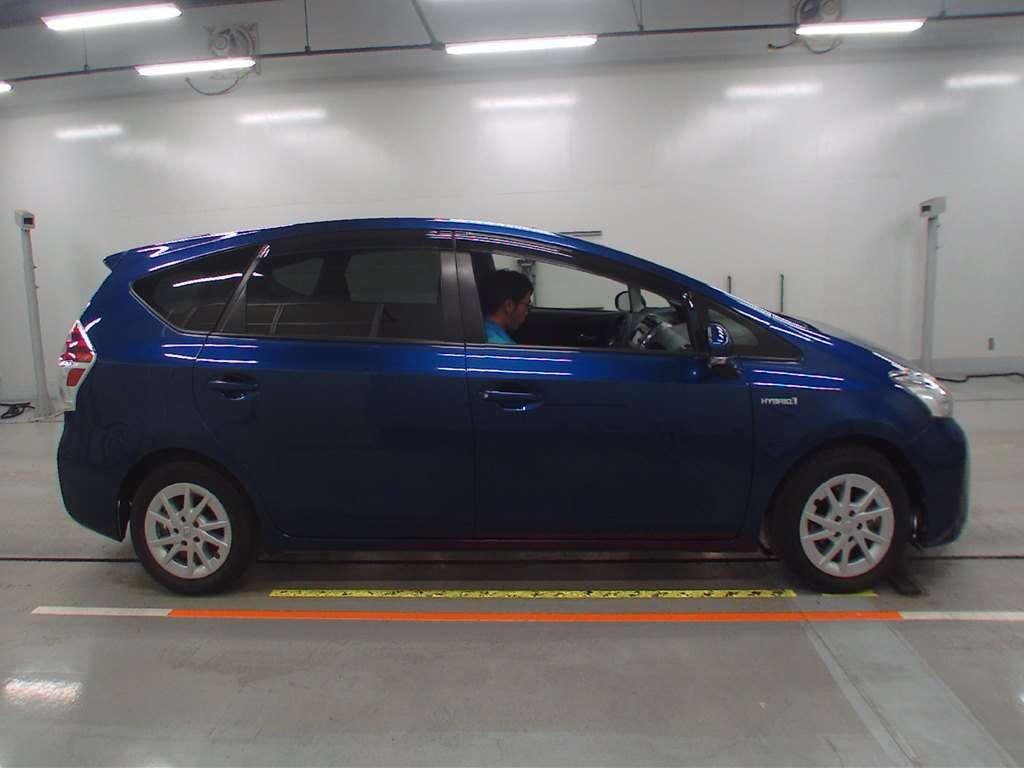 Toyota Prius ALPHA S