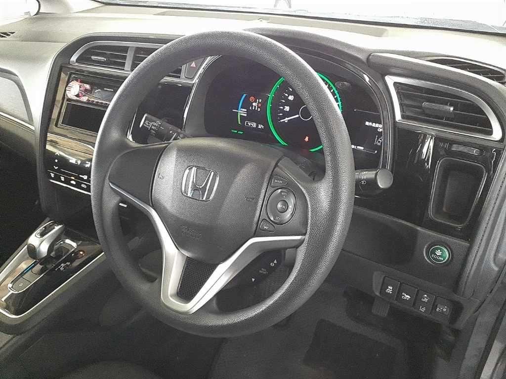 Honda Shuttle HYBRID HONDA SENSING