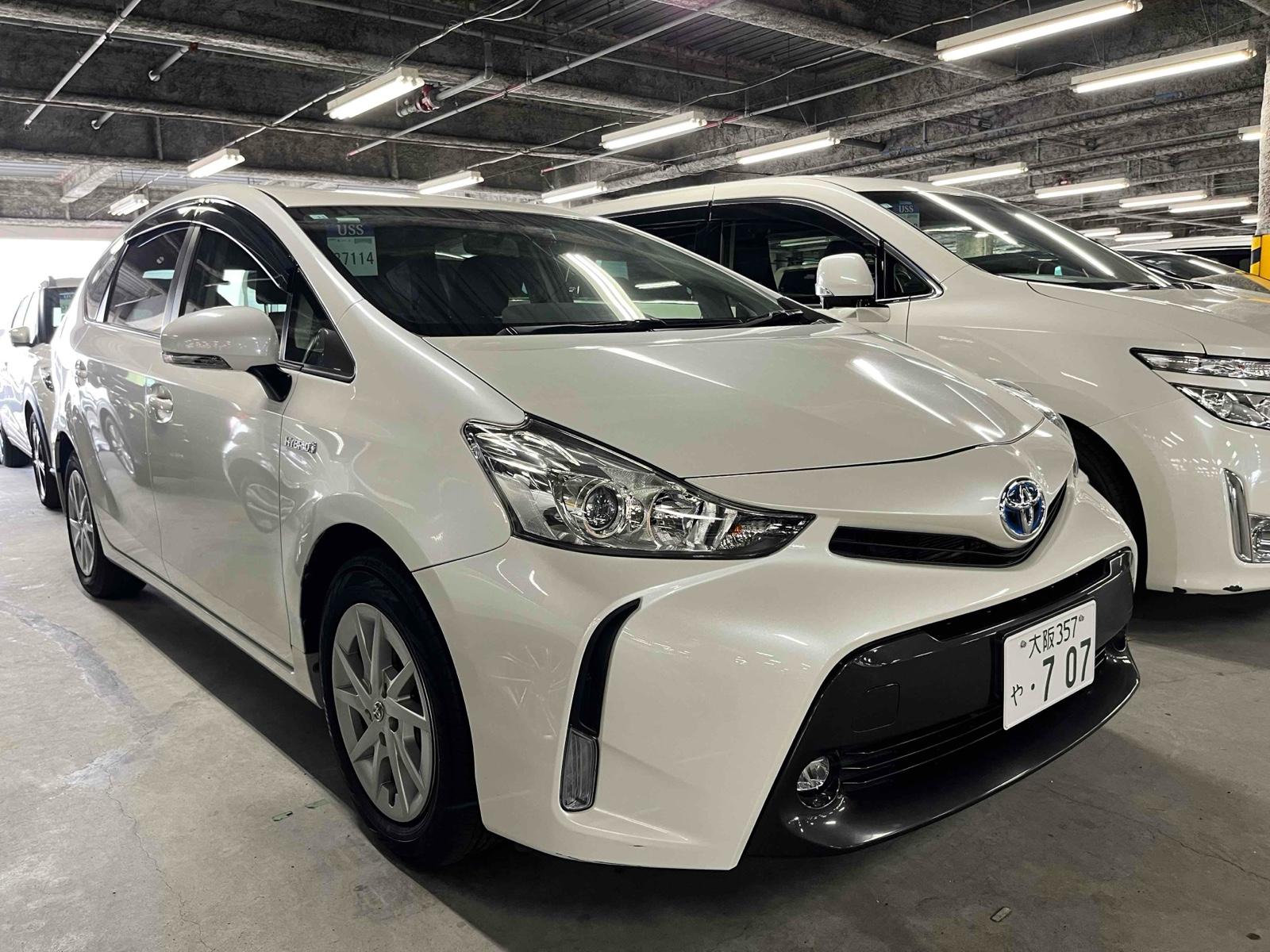 Toyota Prius ALPHA S