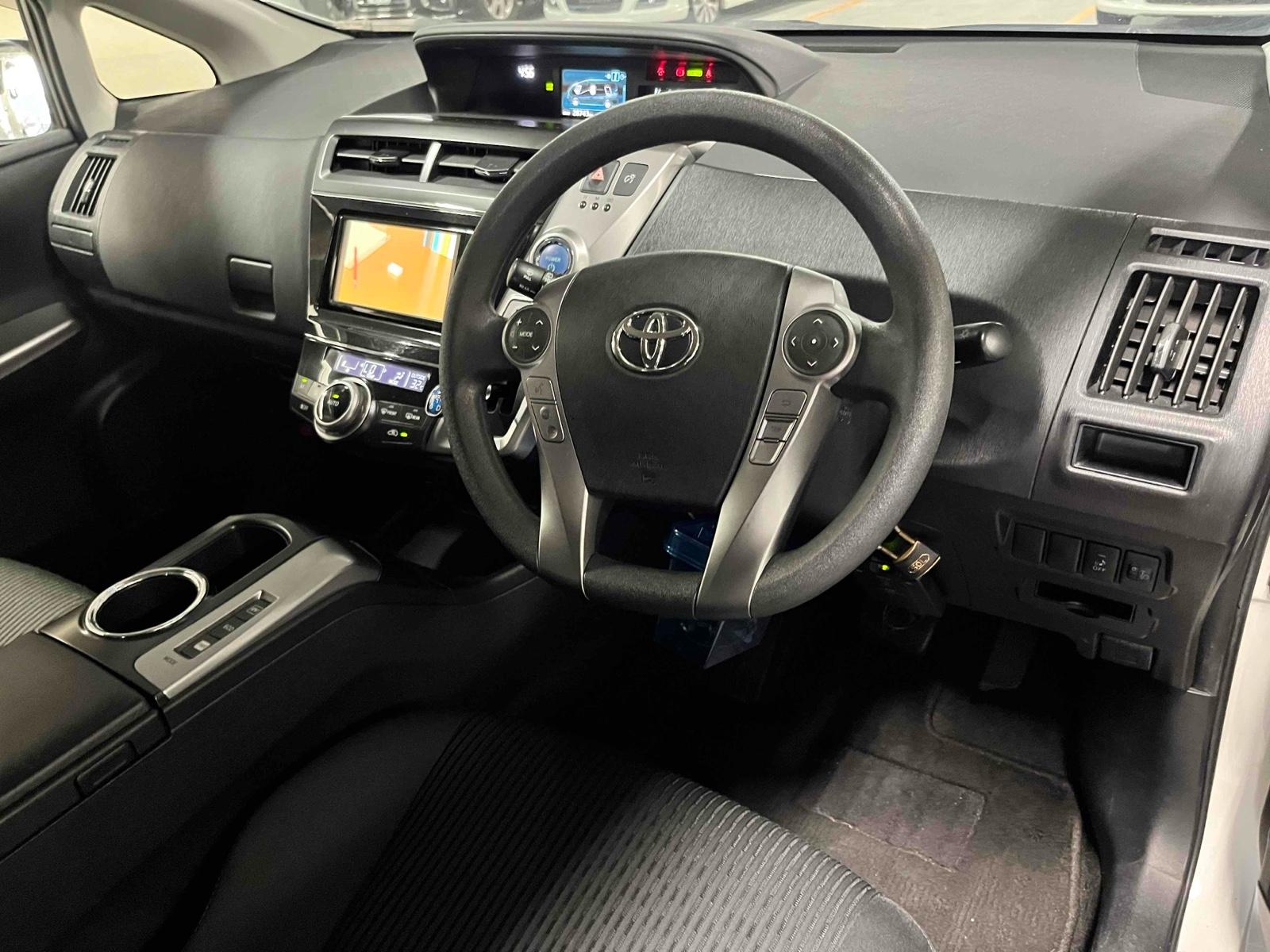 Toyota Prius ALPHA S