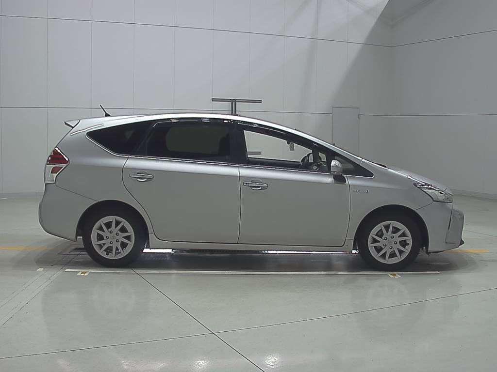 Toyota Prius ALPHA S