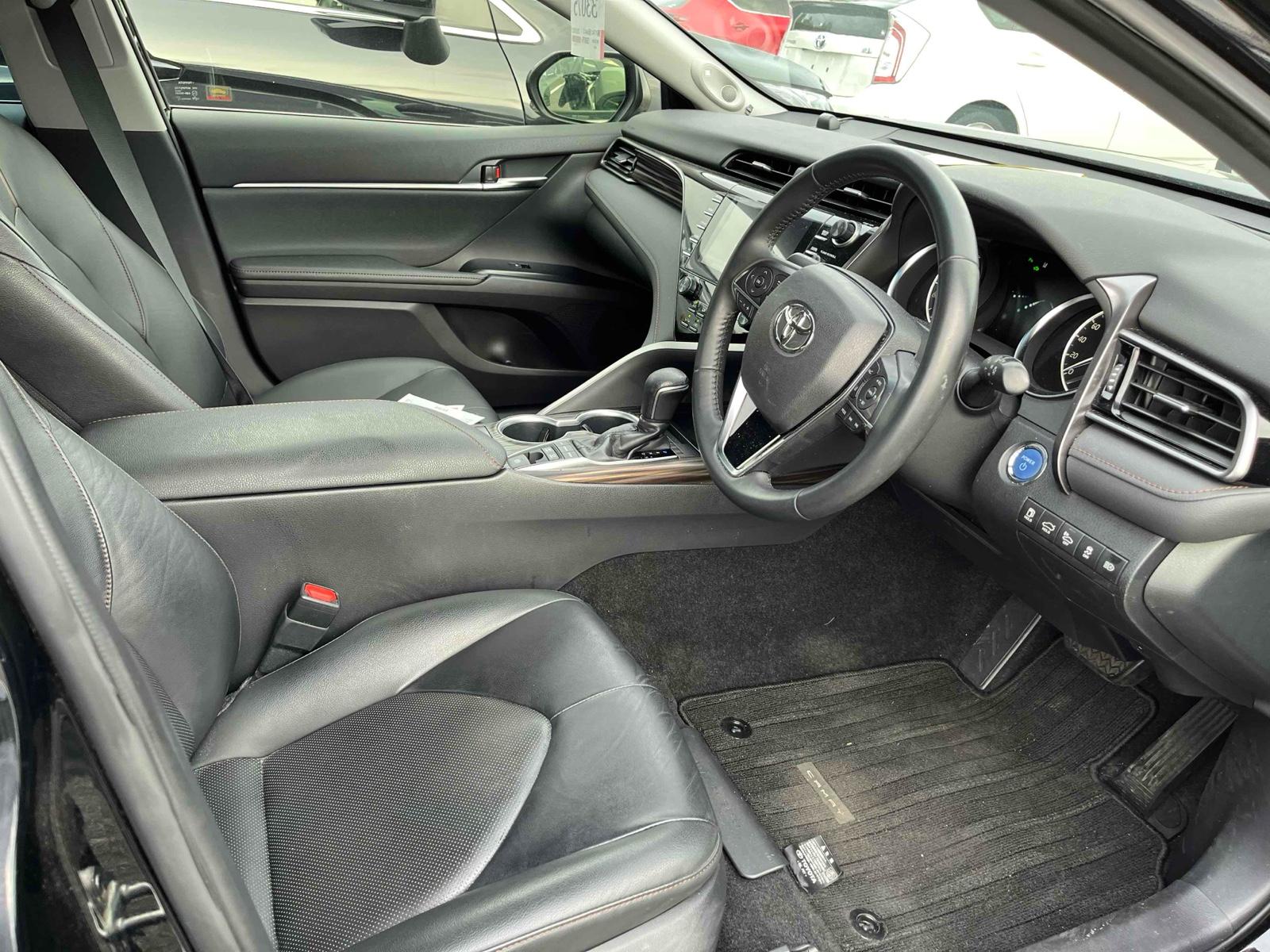 Toyota Camry G LEATHER PACKAGE