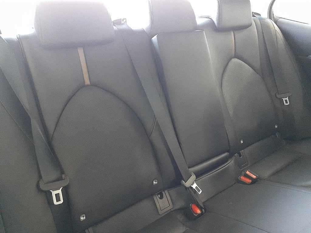 Toyota Camry G LEATHER PACKAGE