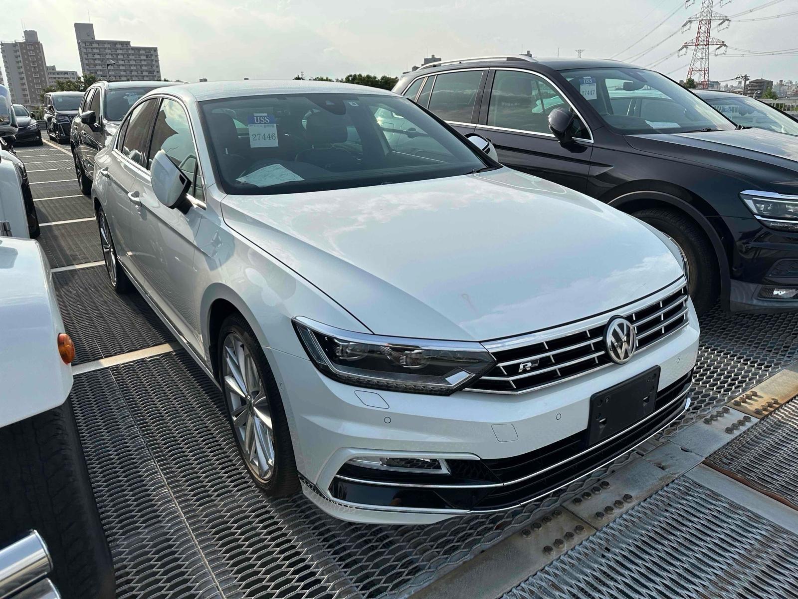 Volkswagen Passat 2.0TSI R-LINE