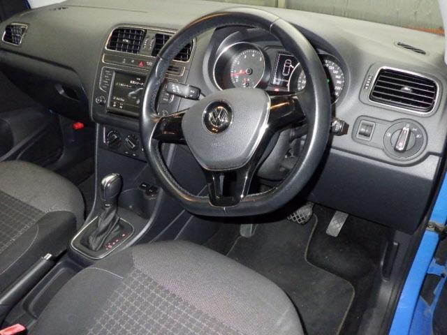 Volkswagen Polo TSIｺﾝﾌｫｰﾄﾗｲﾝ