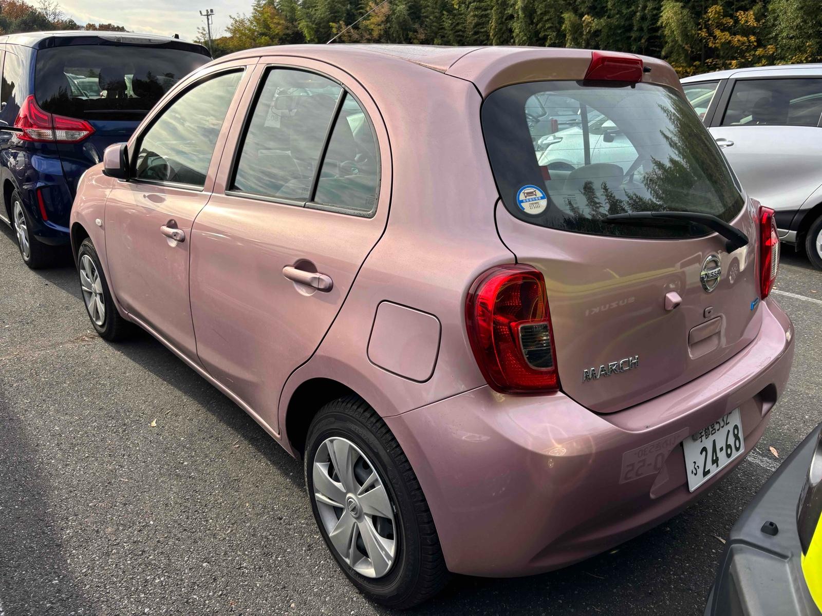 Nissan MARCH 5D X