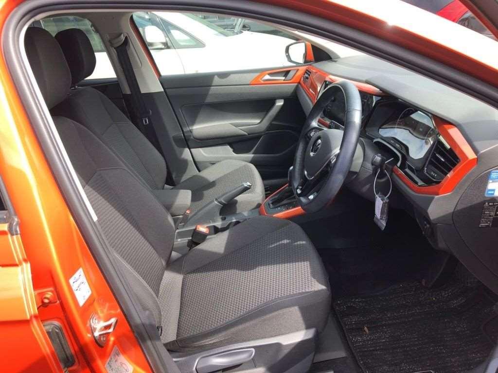 Volkswagen Polo TSIｺﾝﾌｫｰﾄﾗｲﾝ