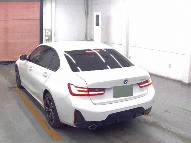 BMW 3 Series 4d 330E M SPORT