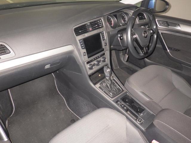 Volkswagen Golf TSIｺﾝﾌｫｰﾄﾗｲﾝ ｺﾈｸﾄ