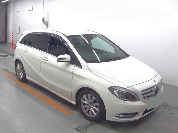 Mercedes-Benz B Class B180