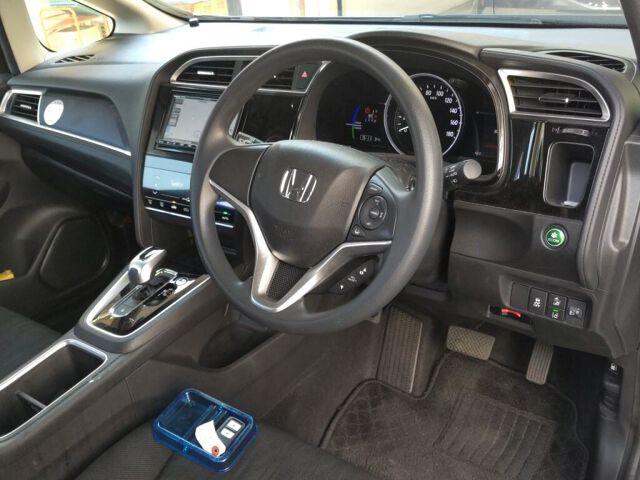 Honda Shuttle HYBRID HONDA SENSING