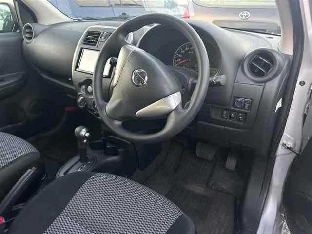 Nissan MARCH XFOURV SELECTION