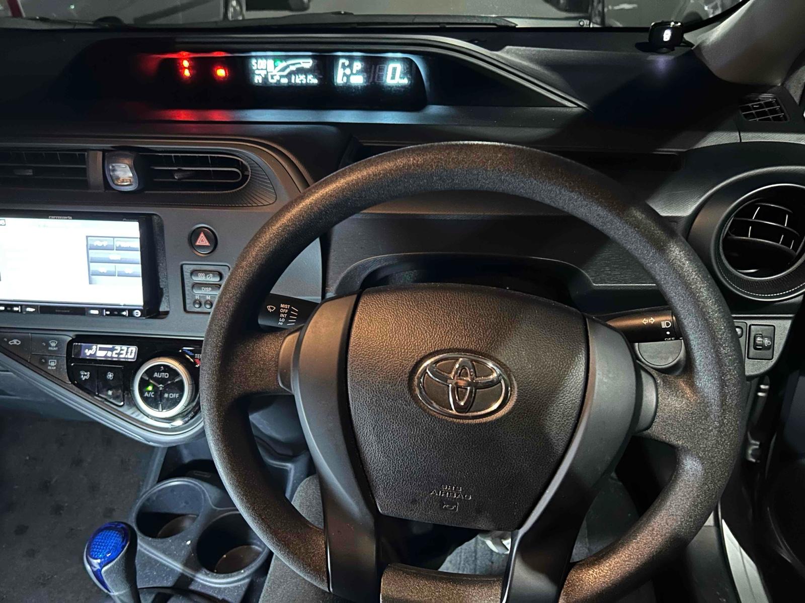 Toyota Aqua L