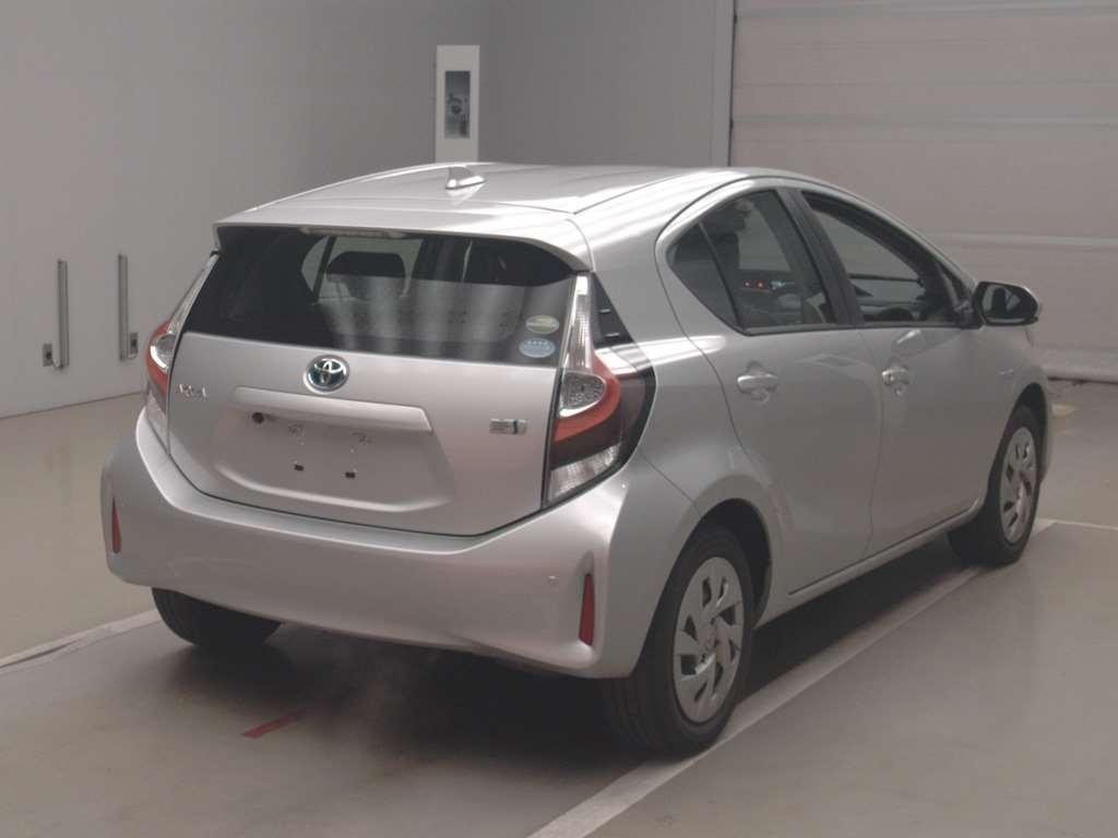 Toyota Aqua L