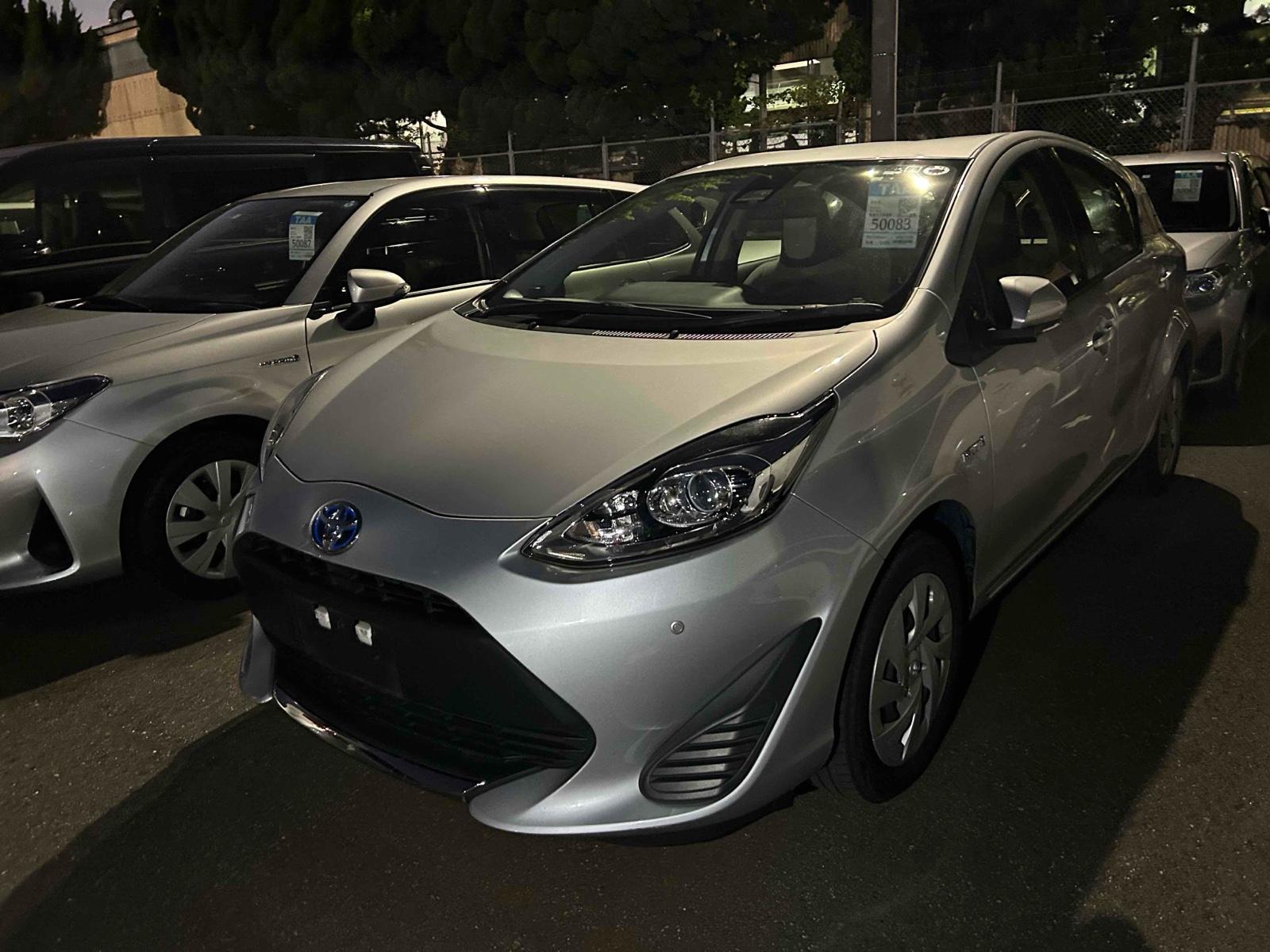 Toyota Aqua L