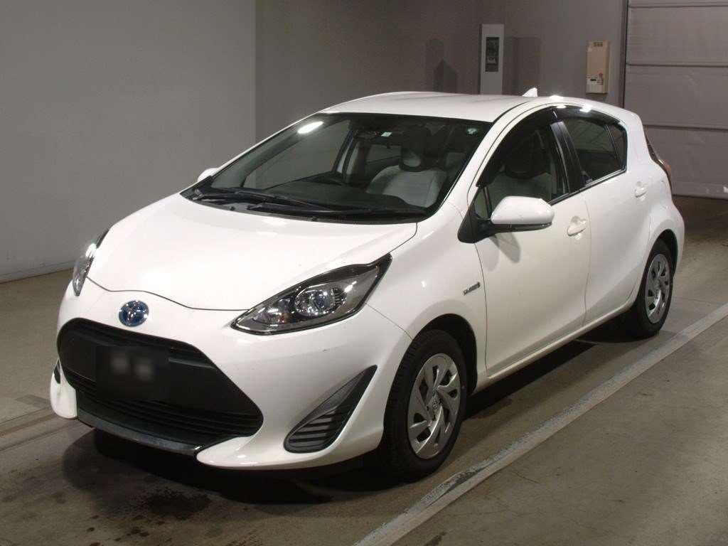 Toyota Aqua L