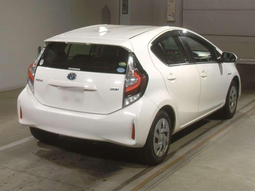 Toyota Aqua L