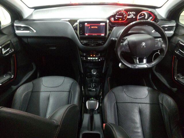 Peugeot 2008 GT LINE BLACK PACK