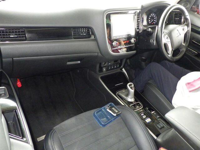 Mitsubishi Outlander Phev 4wd G PLUS PACKAGE