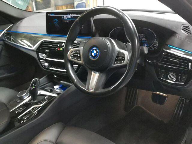 BMW 5 Series 4d 523E M-SPORT