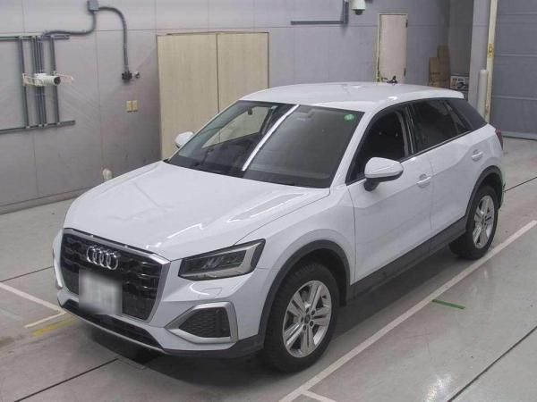 Audi Q2 35TDIアドバンスド