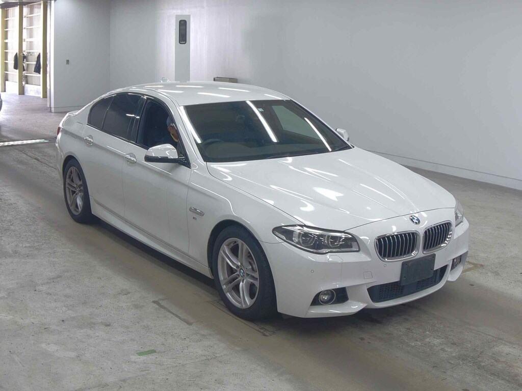 BMW 5 Series 4d 523D M SPORT