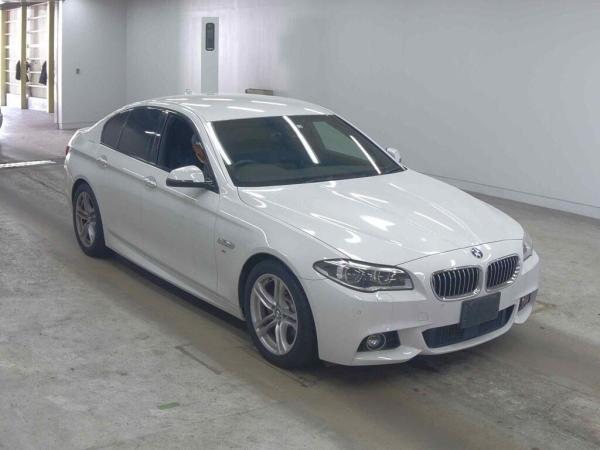 BMW 5 Series 4d 523D M SPORT