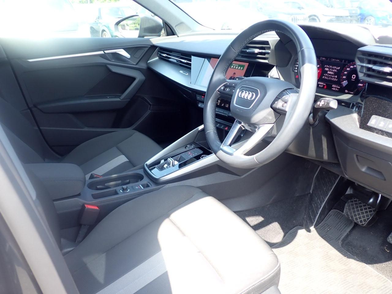 Audi A3 ３０ ＴＦＳＩ アドバンスド